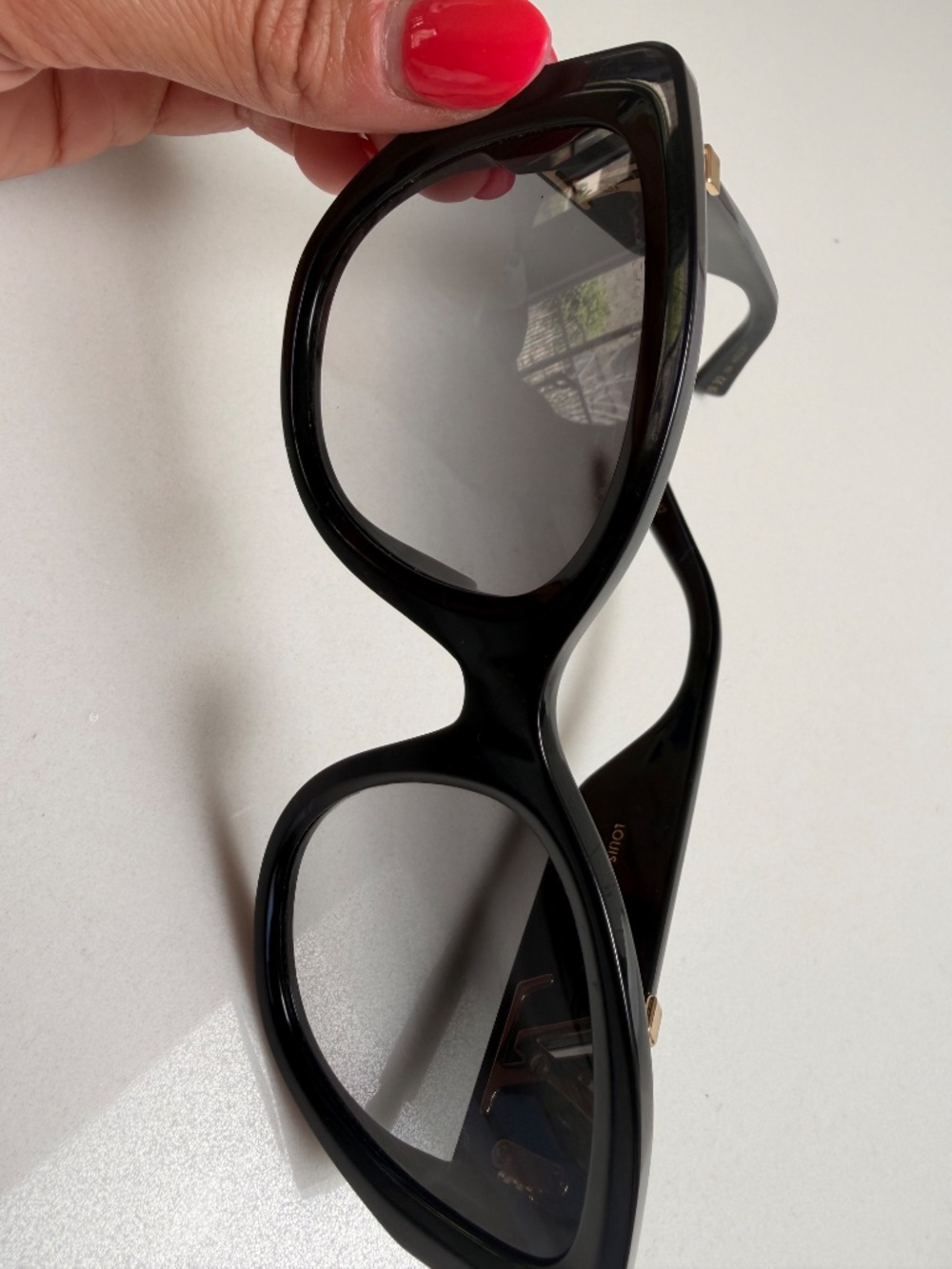 Oversized Louis Vuitton Sunglasses - Picture 6 of 7